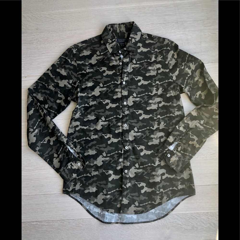 NWOT Zara Men’s Camo Long Sleeve Button Up